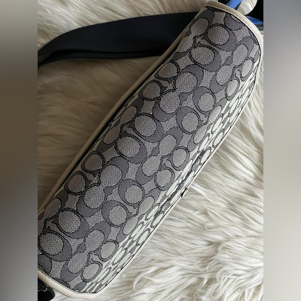 C9158 - Coach League Messenger Bag in Signature Jacquard - Picture 7 of 13